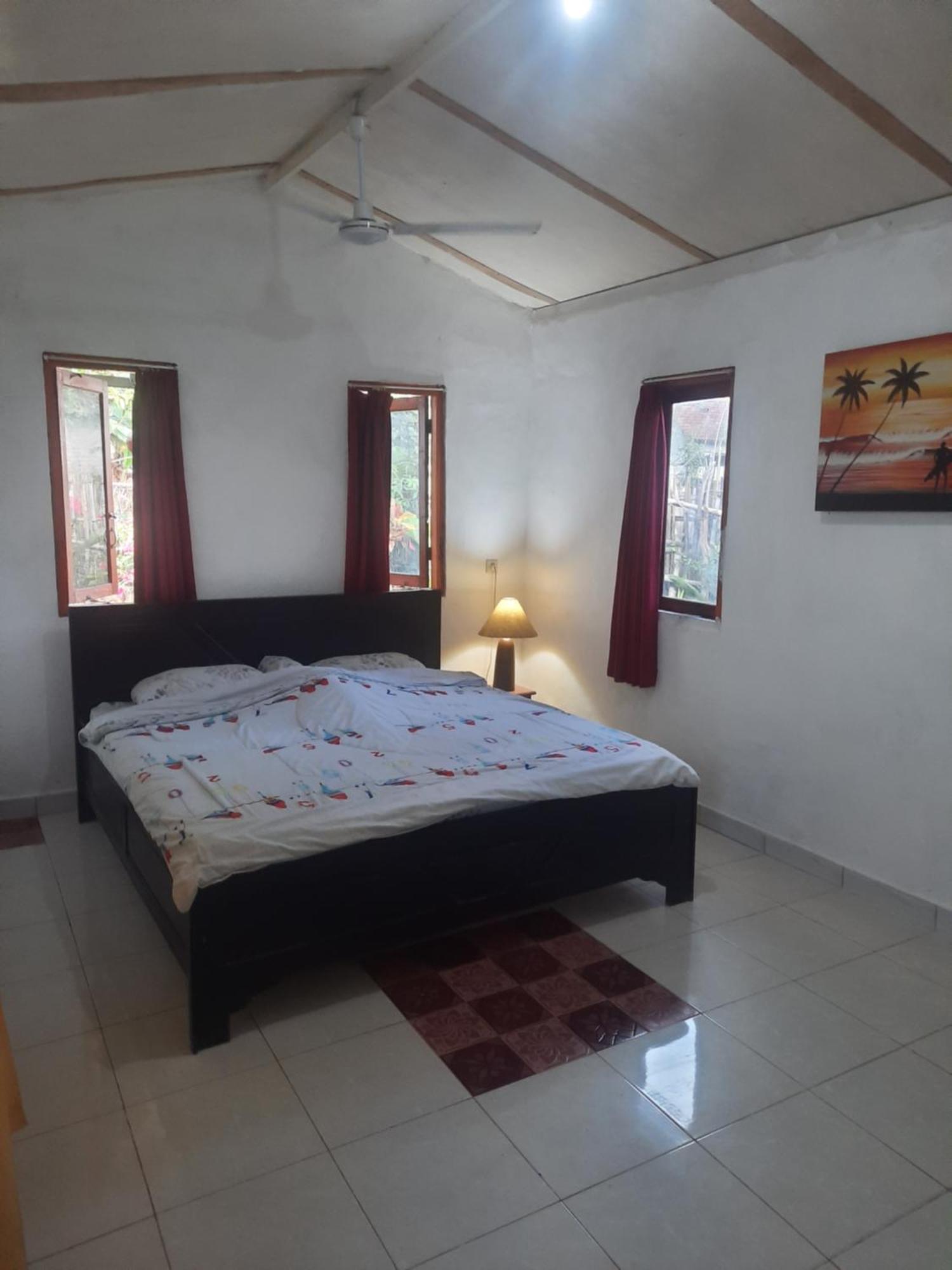 Red Beach Homestay Pasanggaran Kamer foto
