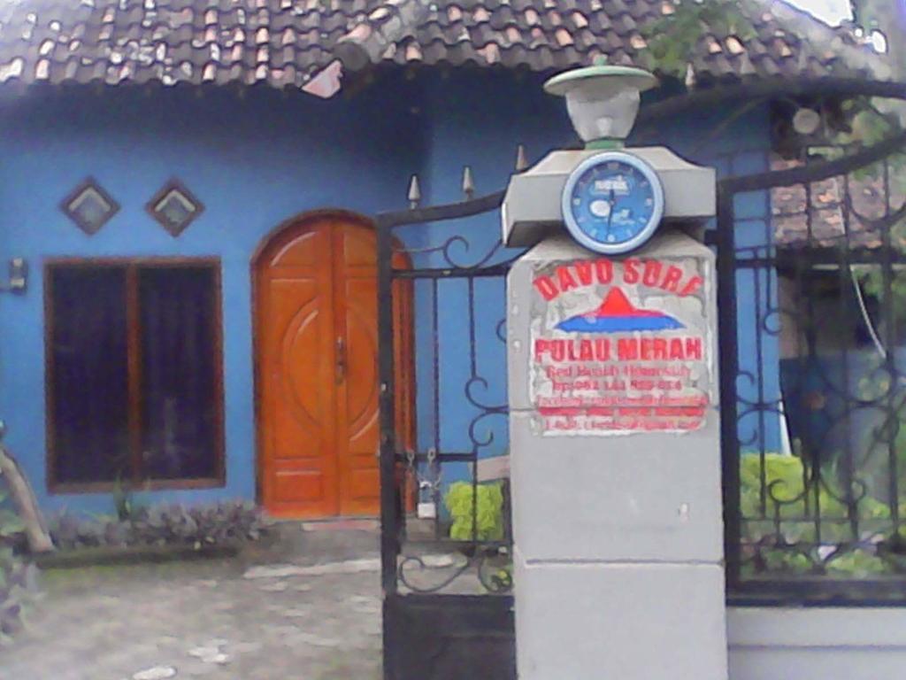 Red Beach Homestay Pasanggaran Buitenkant foto