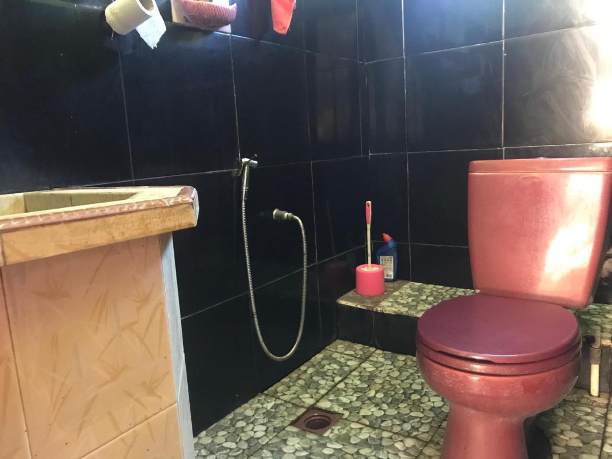 Red Beach Homestay Pasanggaran Buitenkant foto