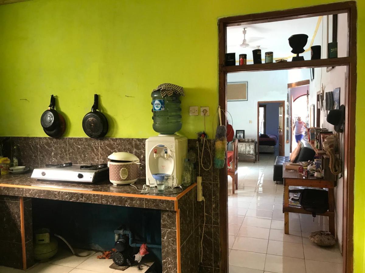 Red Beach Homestay Pasanggaran Buitenkant foto